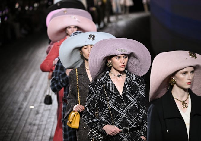 paris hat adult female person woman lady sun hat necklace handbag suit